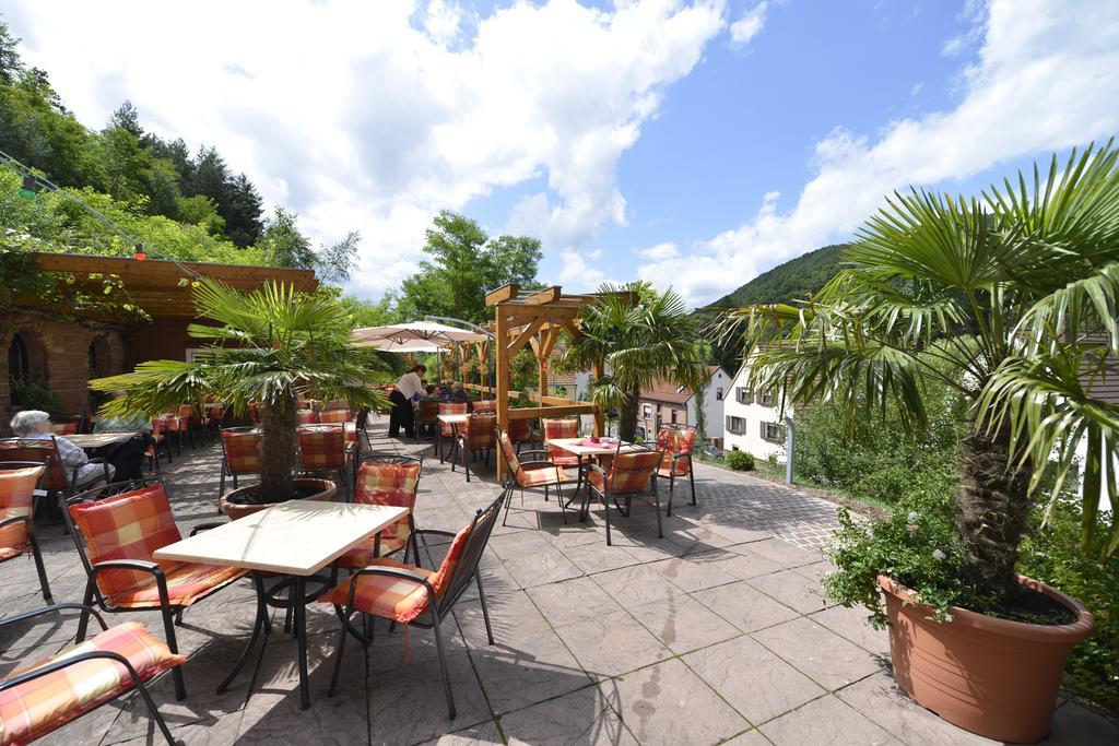 Hotel Die Kleine Blume Erfweiler Bagian luar foto